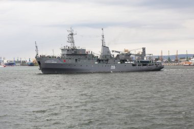 VARNA, BULGARIA - Ekim 04, 2016 Deniz Limanı Gemileri