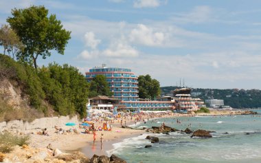 ST.STANTINE VE HELENA, BULGARIA - 16 Temmuz 2019: Önünde Sirius Oteli, St. St. Constantine ve Helena Resort, Bulgaristan.