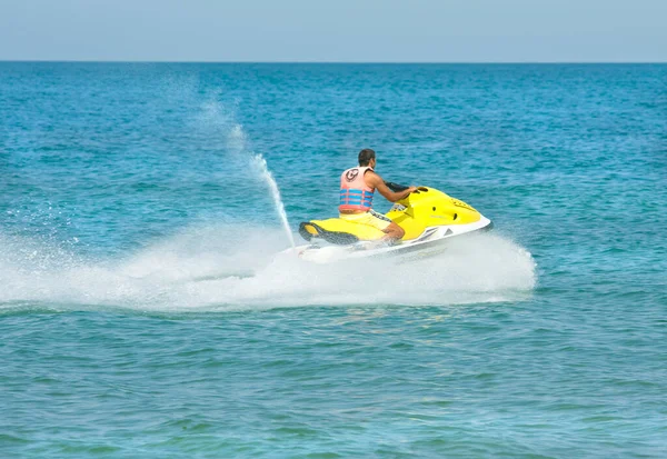 Man on moto boat — Stock Photo, Image