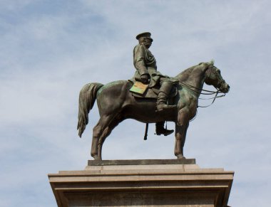 SOFYA, BULGARIA - ECTOBER 06, 2017: Rusya Kralı II. Alexander 'ın anıtı, 1907 yılında inşa edildi..