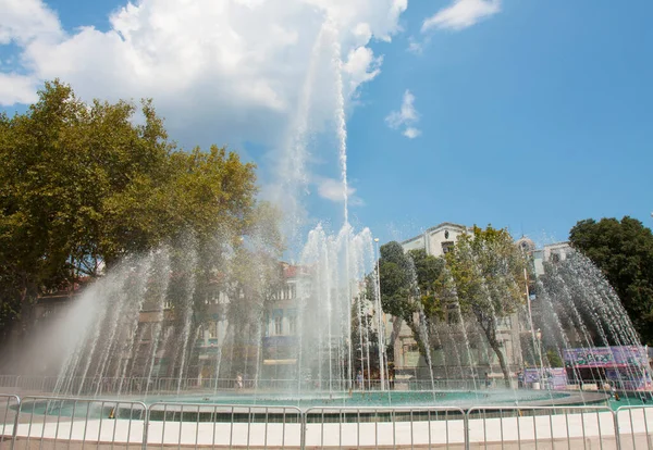 Varna Bułgaria Sierpnia 2015 Fontanna Placu Niepodległości — Zdjęcie stockowe