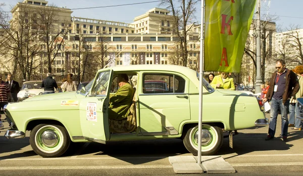 レトロ車ヴォルガ gaz 24 — ストック写真