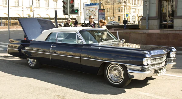 Retro araba cadillac — Stok fotoğraf