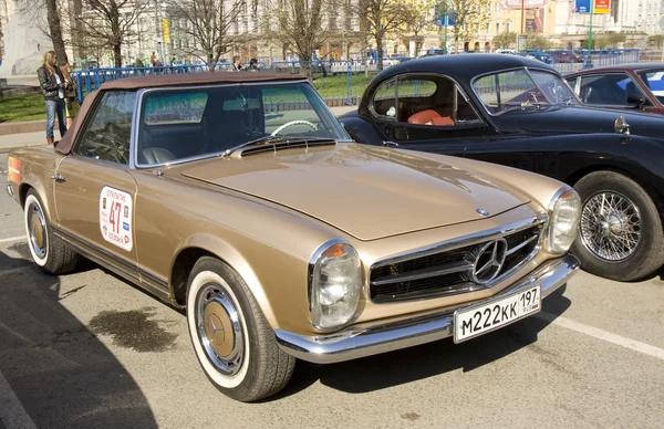 Retro car mercedes benz — Stock Photo, Image