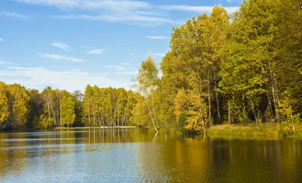 Höstens sjö — Stockfoto