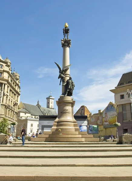 Lvov, monument to Adam Mitskevich — Stock Photo, Image