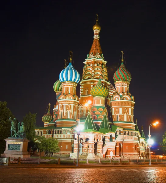 Moscou, St. Cathédrale de Basile la nuit — Photo