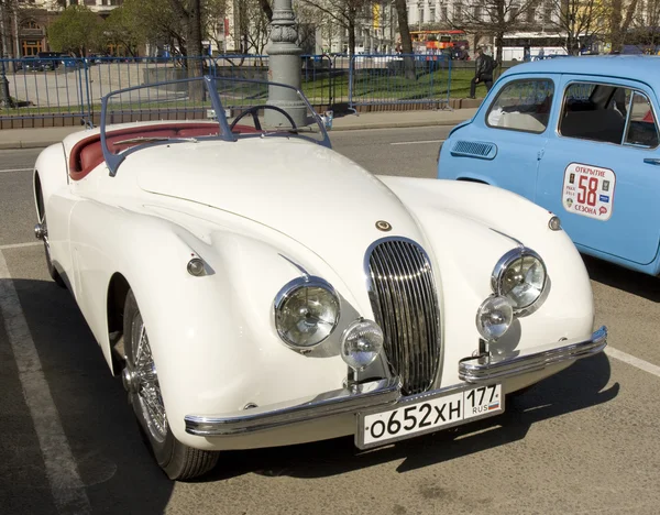 Coche retro Jaguar — Foto de Stock