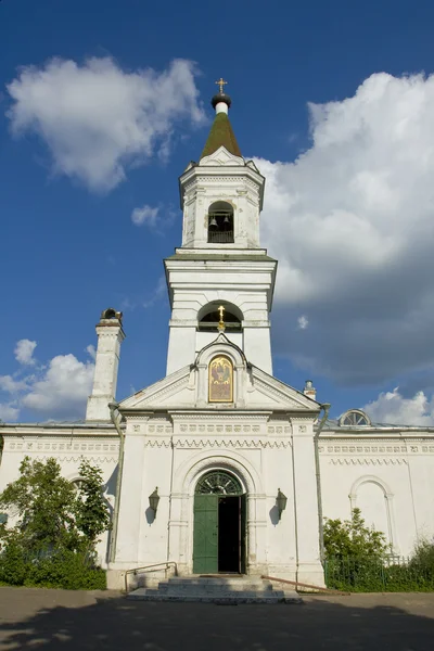 Tver, vit Trinity church — Stockfoto