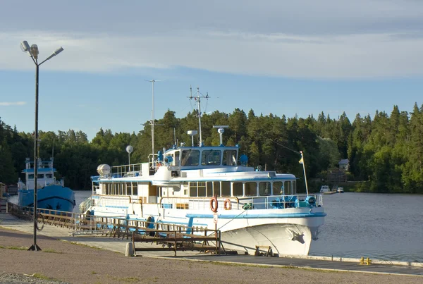 Naves en muelle de la isla Valaam —  Fotos de Stock