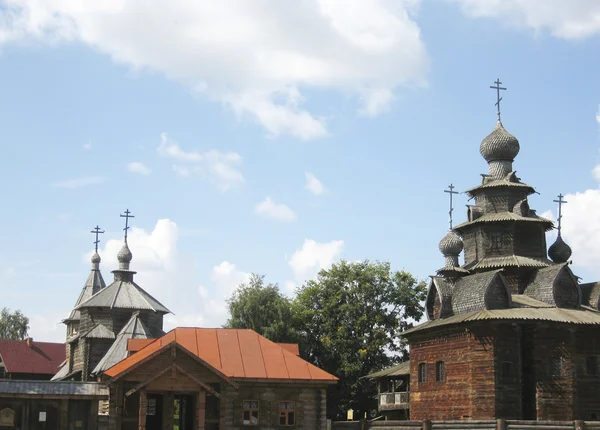 Дерев'яні церкви в місті Suzdal — стокове фото
