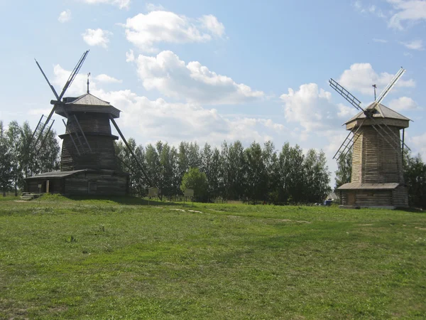 Houten windmolen — Stockfoto