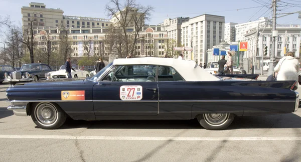 Retro samochodów cadillac — Zdjęcie stockowe