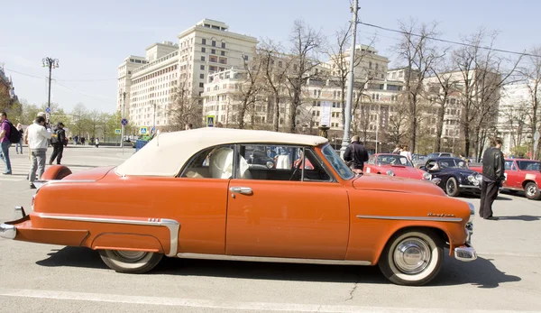 Retro-Auto ausweichen — Stockfoto