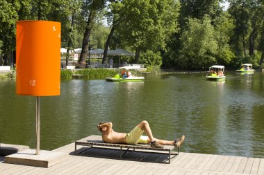 Moskova, Gorki Parkı莫斯科-2014 年 5 月 23 日: 勤和市游客休息在高尔基公园在夏天。公园位于城市中心成立于 1928 年，由俄罗斯著名作家马克西姆命名 1932 年高尔基