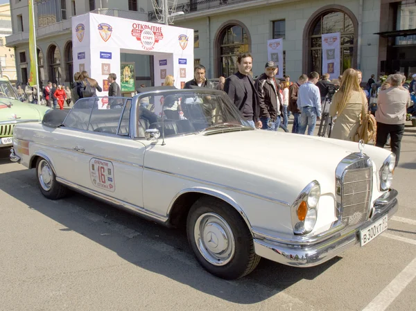 Coche retro Mercedes Benz — Foto de Stock