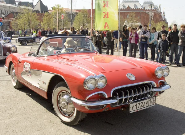 Ретро-автомобіль Shevrolet corvette — стокове фото