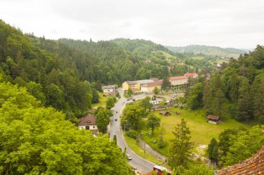 Romanya 'nın Bran kentindeki Bran şatosundan çevre manzarası.