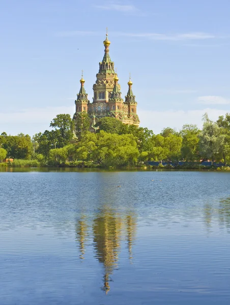 Peterhof, Catedral de San Pedro y San Pablo — Stockfoto