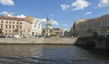 St. Petersburg, Anna Kilisesi ve Simenon