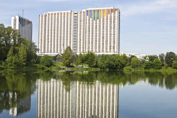 Moskau, hotel izmaylovo — Stockfoto