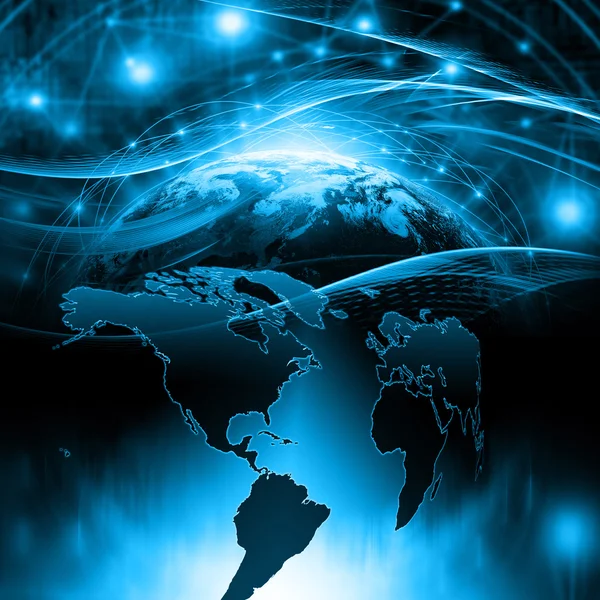 Mapa del mundo sobre un fondo tecnológico, líneas luminosas símbolos de Internet, radio, televisión, comunicaciones móviles y por satélite . —  Fotos de Stock