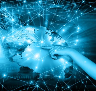 Global iş dünyasının en iyi internet kavramı. Küre, teknolojik arka planda parlayan çizgiler. Elektronik, Wi-Fi, ışınları, sembolleri İnternet, televizyon, mobil ve uydu iletişimi