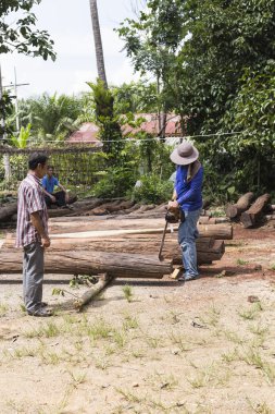 İşçi günlük ahşap süsleme