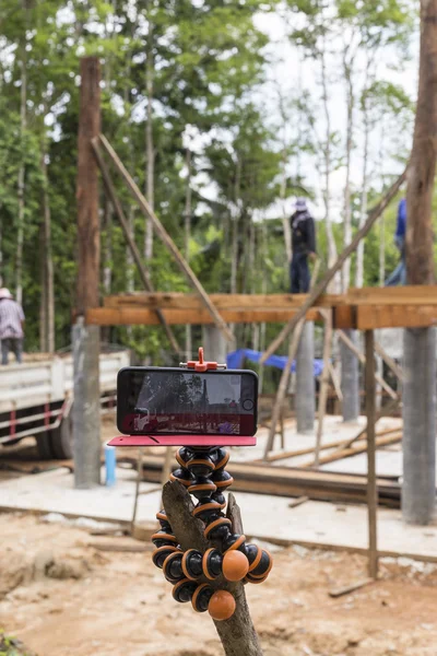 Doba, kdy se čas začíná propadat inteligentním telefonem — Stock fotografie