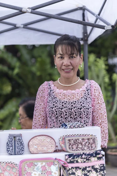 Thai woman selling bag — Stock Photo, Image