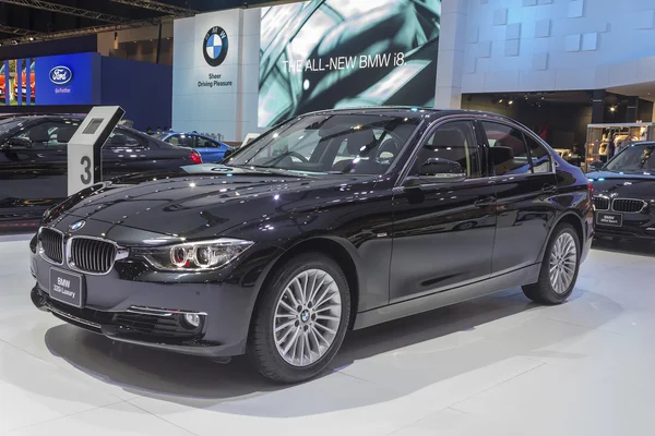 BMW 320i lüks araba