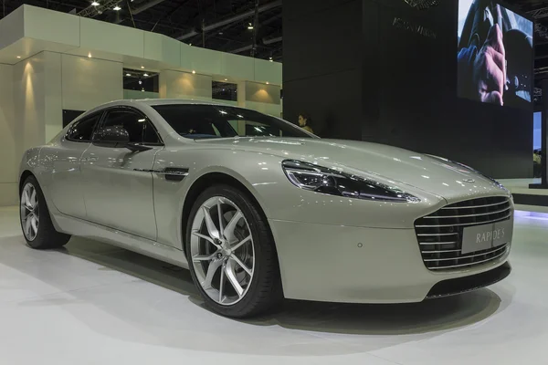 アストン マーティン rapide s クーペの車 — ストック写真