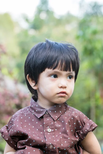 Asiatico carino piccolo ragazzo — Foto Stock