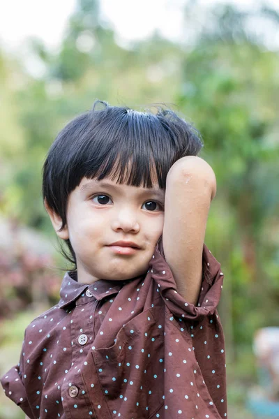 Asiatische süße kleine Junge — Stockfoto