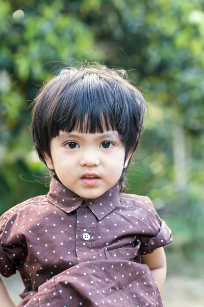 Asiatico carino piccolo ragazzo — Foto Stock