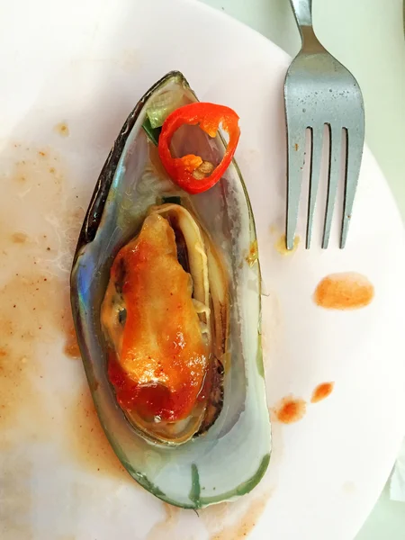 Mussel with sauce — Stock Photo, Image