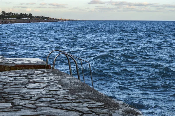 Sea Waves Next Stone Platform Handrails Stairs Beach Background — Stock Photo, Image