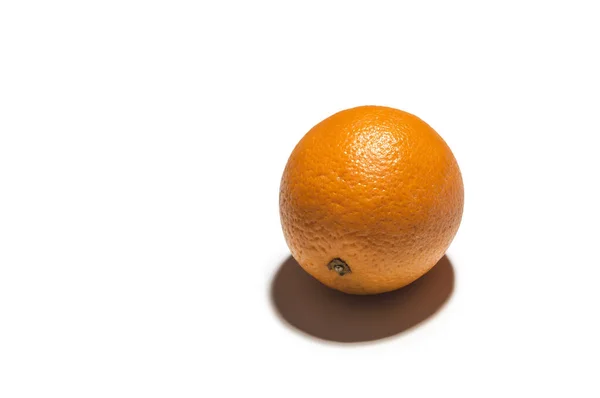 Φρέσκο Ζουμερό Πορτοκάλι Απομονωμένο Λευκό Φόντο — Φωτογραφία Αρχείου