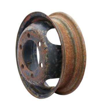 Beyaz arka plan üzerinde izole eski araba, paslı araba metal jant