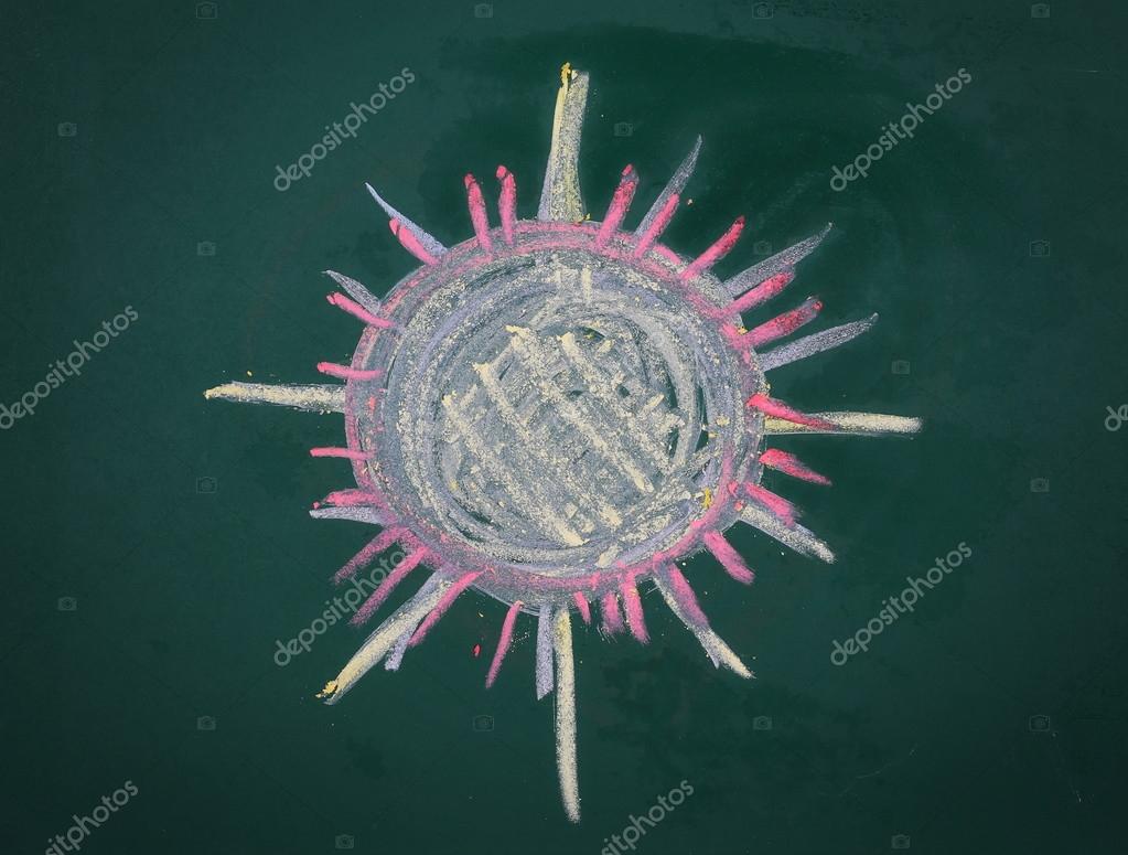 Sun hand drawn in chalk on blackboard Stock Photo by ©dusan964 116792064