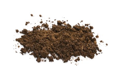 Beyaz arka plan üzerinde izole ıslak toprak yığını