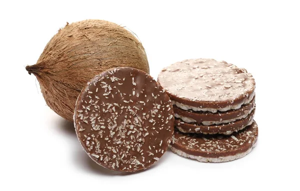 Bolos Arroz Com Chocolate Leite Com Raspas Coco Isoladas Fundo — Fotografia de Stock