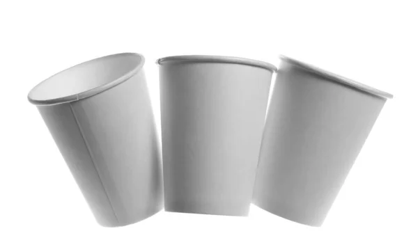 Группа Пустые Белые Бумажные Чашки Изолированы Заднем Плане Обрезка Пути — стоковое фото