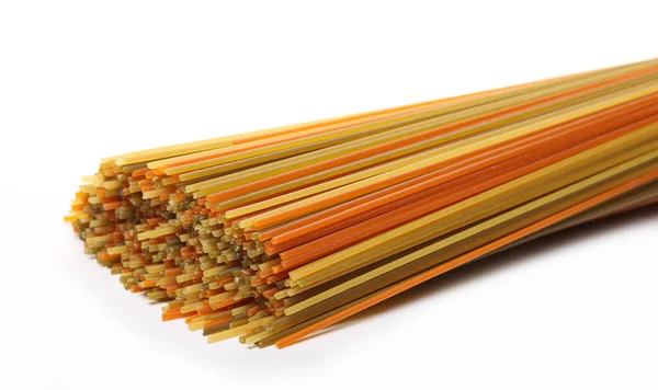 Színes Spagetti Tricolore Tészta Tészta Elszigetelt Fehér Alapon — Stock Fotó