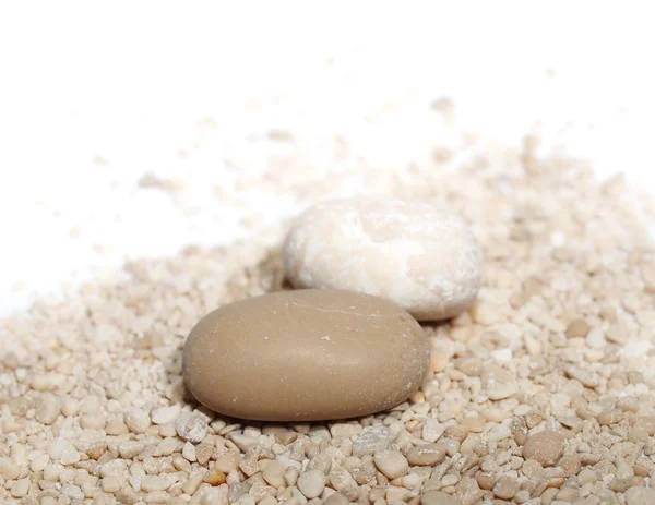 Stapel zand geïsoleerd op witte achtergrond — Stockfoto