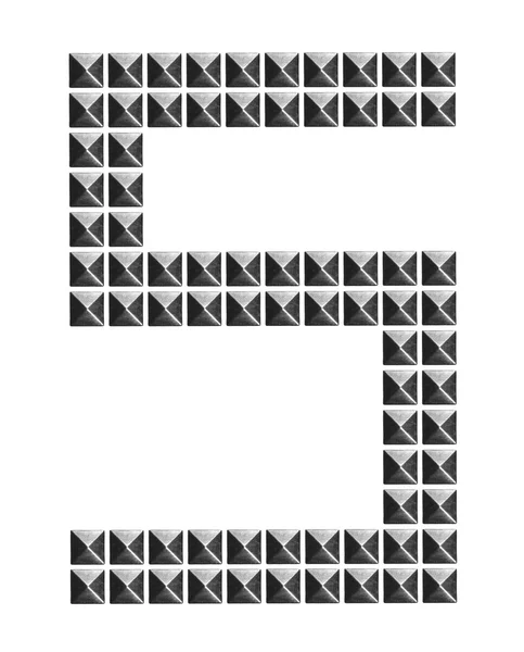 Metallo alfabeto lettera simbolo S, rivetti moda, piramide Metal Studs isolato su bianco — Foto Stock