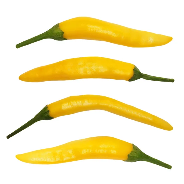 Conjunto de pimentas quentes amarelas isoladas em fundo branco, com caminho de recorte — Fotografia de Stock