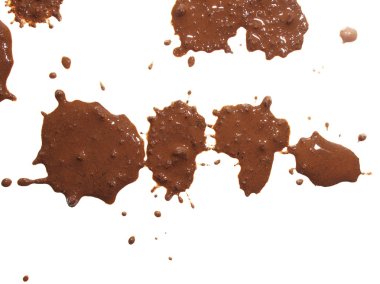 kırpma yolu ile beyaz arka plan üzerinde izole damla püskürtülür çamur