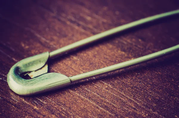 A safety pin — Stock Photo, Image