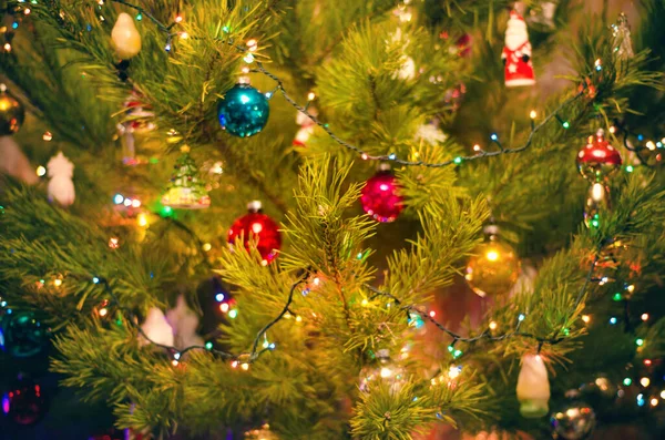 Árbol Navidad Con Luces Guirnalda Primer Plano Fondo —  Fotos de Stock